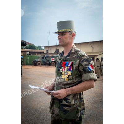 Discours du général de brigade Pierre Gillet, commandant la force Sangaris sur l'aérodrome M'Poko de Bangui, dans le cadre de la commémoration du 8 mai 1945.