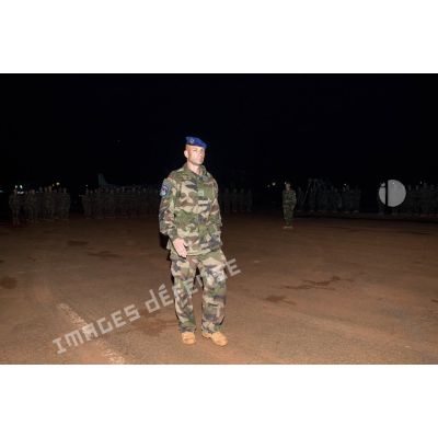 Le lieutenant-colonel Jörg Schmidt, commandant le 3e RHC, lors d'un transfert d'autorité du SGAM Barracuda au camp M'Poko de Bangui.