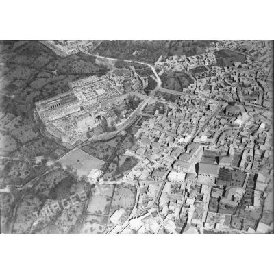 Vue aérienne des ruines archéologiques de Baalbeck (les temples de Jupiter et de Bacchus).