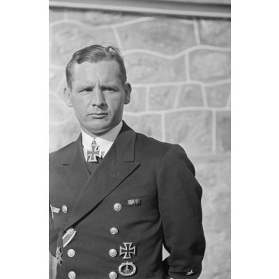 Portrait du Kapitänleutnant Engelbert Endrass commandant du sous-marin allemand U-boot U-46.