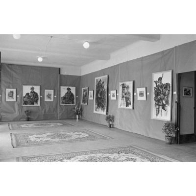 L'exposition de dessins des peintres de guerre (Kriegsmaler) Lothar-Günther Buchheim et Richard Schreiber.