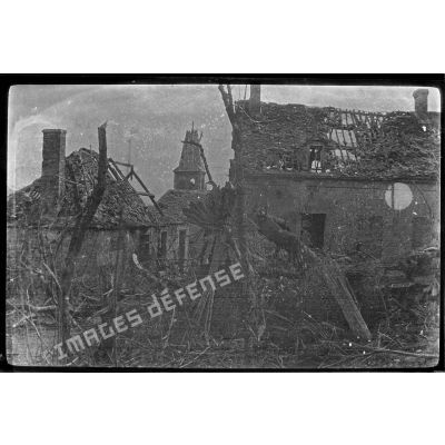[Village en ruines, 1914-1918.]