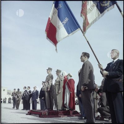Les généraux Raoul Salan et Charles de Gaulle.