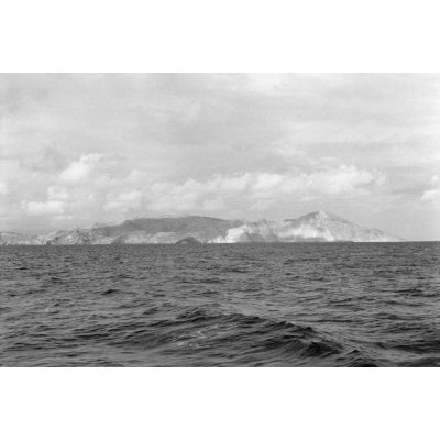 A l'approche de l'île de Samos, sur le pont d'un Raumboot de la Kriegsmarine.