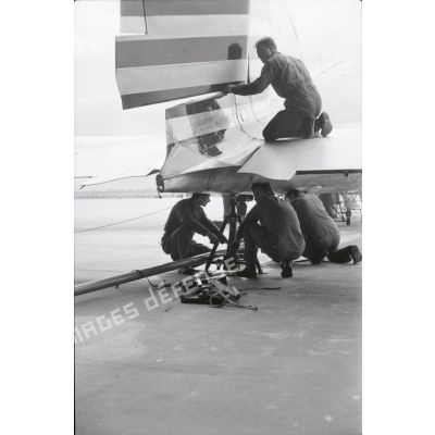 Base aérienne civile de Maison Blanche, 1960. [légende d'origine]
