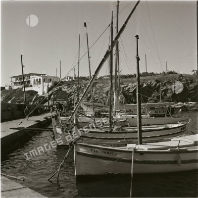 [Un port algérien, 1958-1962.]