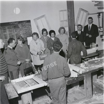 [Algérie, 1956-1962. Une visite dans un établissement d'enseignement professionnel.]