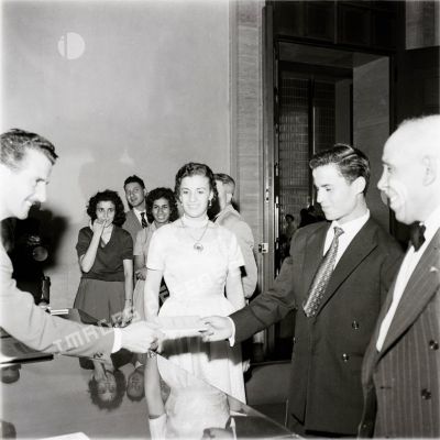 [Une cérémonie civile en Algérie, 1954-1962.]