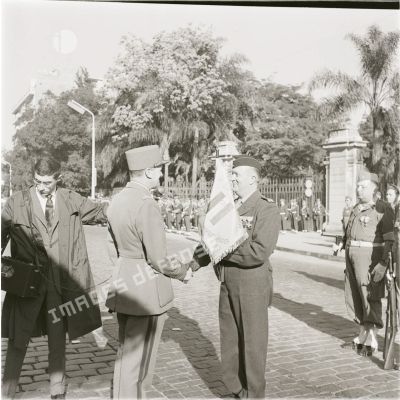 [Alger, 1954-1962. Une cérémonie militaire.]
