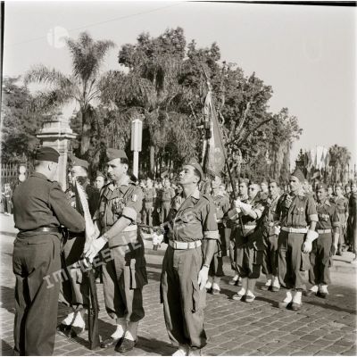 [Alger, 1954-1962. Une cérémonie militaire.]
