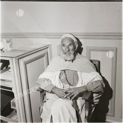 [Portrait d'un Algérien, 1954-1962.]