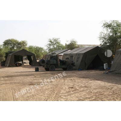 Déploiement de l'opération de la force européenne EUFOR Tchad/RCA (République centrafricaine) : campement des forces spéciales dans le camp capitaine Michel Croci.