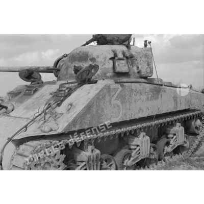 Char Sherman M4A1 appartenant à la company F, 2nd Battalion, 1st Armored regiment (a 1st US AD).