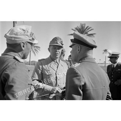 Conversation entre les maréchaux Rommel, Kesselring et le colonel (Oberst) Bayerlein.