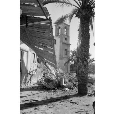 Ruines de Sfax après les bombardements anglais du 28 janvier 1943.