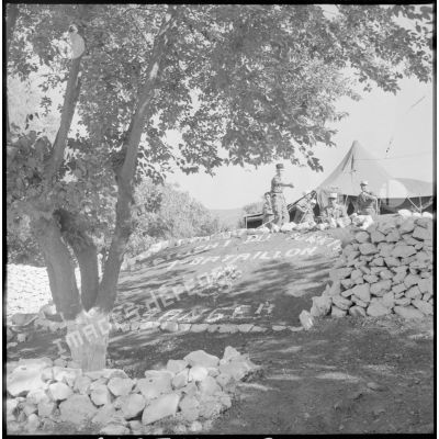 L'entrée du camp du 1er bataillon du 5e régiment étranger d'infanterie (REI) au camp de Nedroma.
