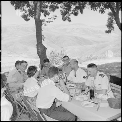 La table du commandant Richard lors d'une visite à Djemila.