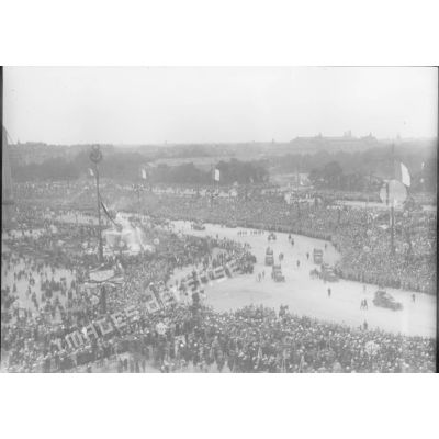 [Fête de la victoire sur la place de la Concorde, 14 juillet 1919.]