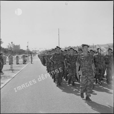 Le défilé des troupes du 9e RCP.