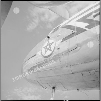 Vue du cockpit du DC 3 d' Atlas Air Maroc dans lequel voyageaient les chefs du FLN.