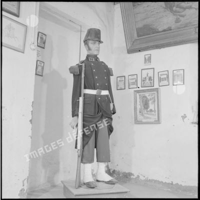 Mannequin d'un soldat du 26e régiment d'infanterie (RI) ayant participé à la conquête de l'Algérie et exposé au musée Franchet d'Esperey d'Alger.