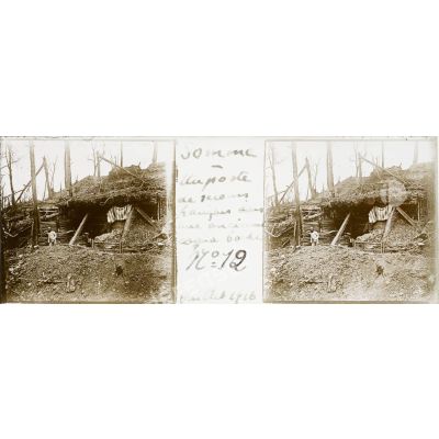 Somme. Un poste de secours français dans une ancienne cagna boche N°12 Juillet 1916. [légende d'origine]