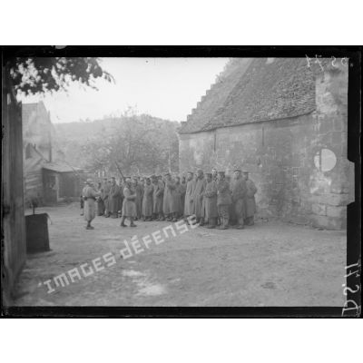 Moulin-Saint-Félix (Aisne). Prisonniers allemands. [légende d'origine]