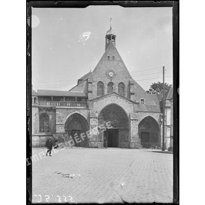 [Provins (Seine-et-Marne). L'église Saint-Ayoul.]
