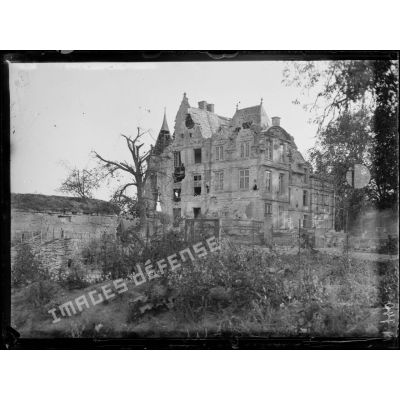 Le château de Plessier-de-Roye dans l'Oise. [légende d'origine]