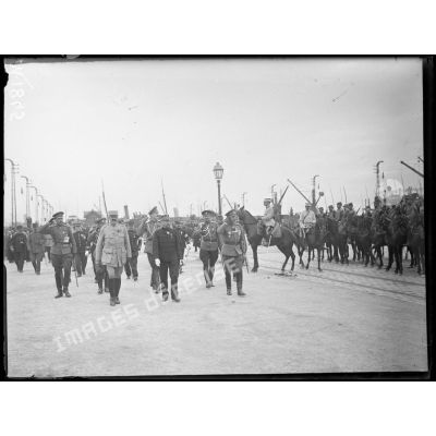 L'arrivée des soldats russes dans le port de Marseille. [légende d'origine]