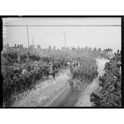 Les troupes de la 1ère Brigade russe arrivent au camp Mirabeau près de Marseille. [légende d'origine]