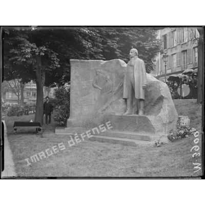 Paris, inauguration du monument du savant Berthelot. Le monument du savant Berthelot. [légende d'origine]
