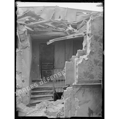Paris, bombardement par canon du 24 mars 1918, dégâts 109 rue Manin. [légende d'origine]