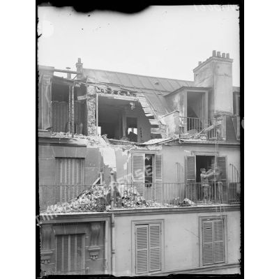 Paris, bombardement par canon du 14 avril 1918. Dégâts 125 rue de Crimée. [légende d'origine]