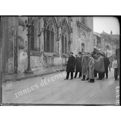 Verdun, la mission américaine du Labour Party à la cathédrale. [légende d'origine]