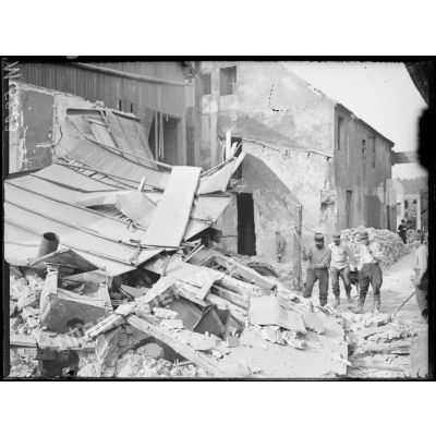 Paris, bombes tombées dans la nuit du 6 au 7 juin 1918. [légende d'origine]