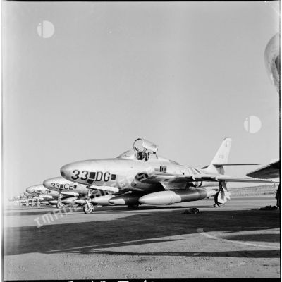 Les RF-84 Thunderflash du détachement de reconnaissance français sur la base aérienne d'Akrotiri.