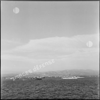 La flotte française au large de Limassol (Chypre) avant son appareillage pour l'Egypte.