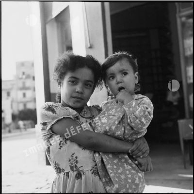 Portrait de deux jeunes Egyptiennes à Port-Saïd.