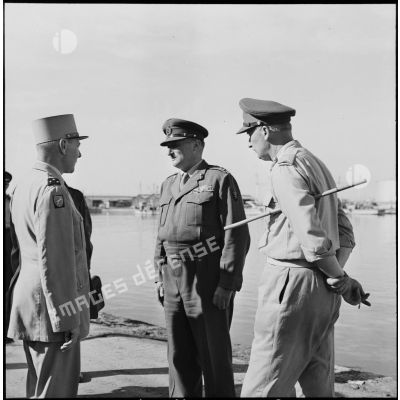 Les généraux Beaufre, Keightley et Stockwell à Port-Saïd.