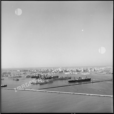 L'avant-port et la ville de Port-Saïd.