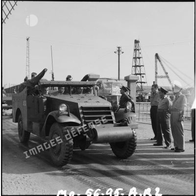 Le débarquement du détachement yougoslave de l'ONU à Port-Saïd.