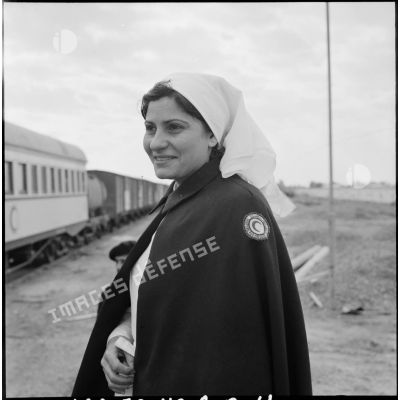 L'arrivée des infirmières du Croissant-Rouge égyptien à Port-Saïd.