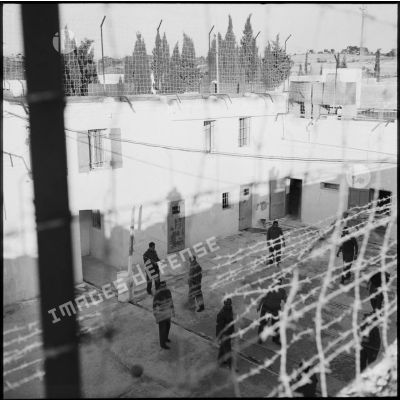 Camp d'officiers supérieurs égyptiens prisonniers en Israël.