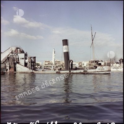 Le Péluse sabordé par les autorités égyptiennes à l'entrée du canal de Suez à Port-Saïd.