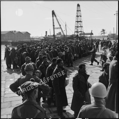 Le départ des prisonniers égyptiens de Port-Saïd.