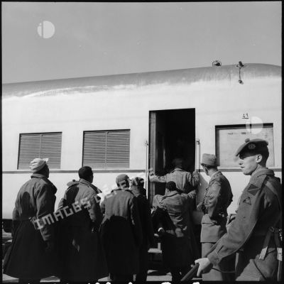 Le départ des prisonniers égyptiens de Port-Saïd.