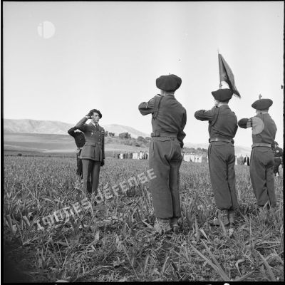 Revue des troupesà l'occasion des adieux du général Gouraud à la 27e division d'infanterie alpine (DIA).