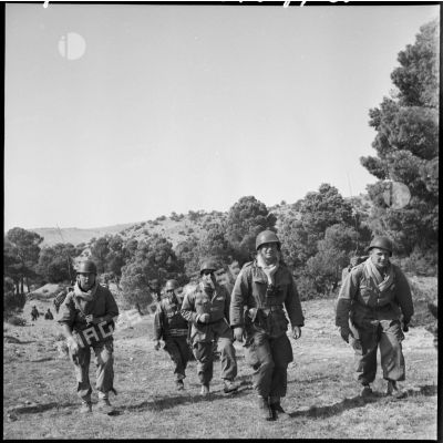 La section de commandement de la 2e compagnie du 17e BTA, seteur de Djelfa.