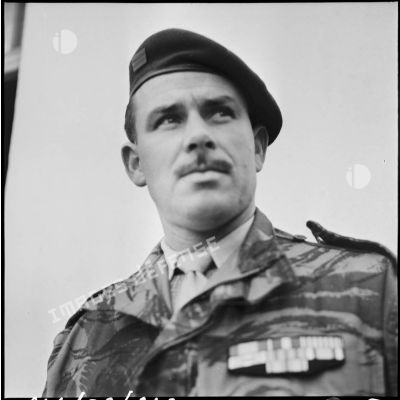 Portrait d'un capitaine dans le secteur de Thenia.